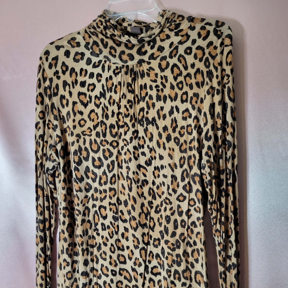 Victor Alfaro leparod turtle neck